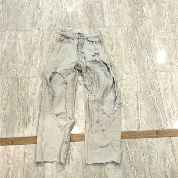 PrettyLittleThing Ripped Jeans - Picture 2 of 10